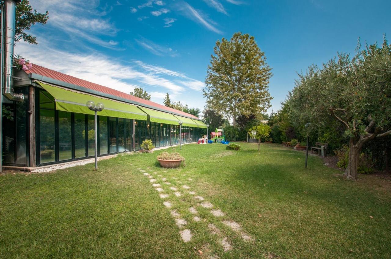 Hotel La Vecchia Fattoria à Loreto Extérieur photo