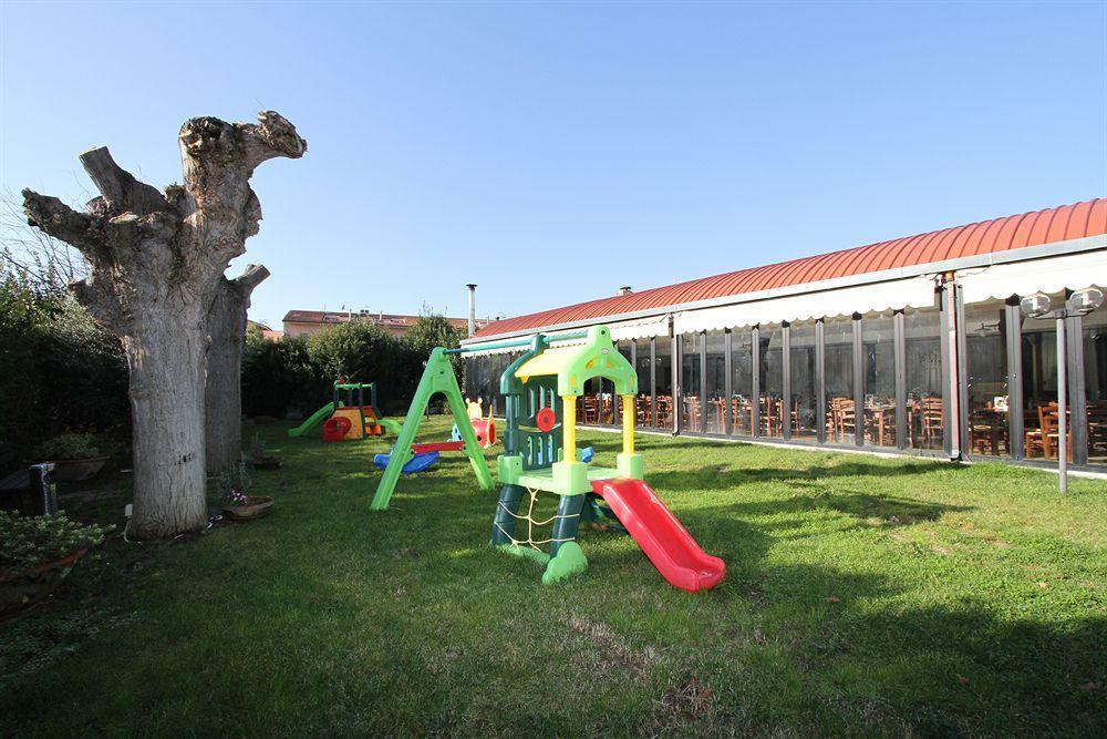 Hotel La Vecchia Fattoria à Loreto Extérieur photo