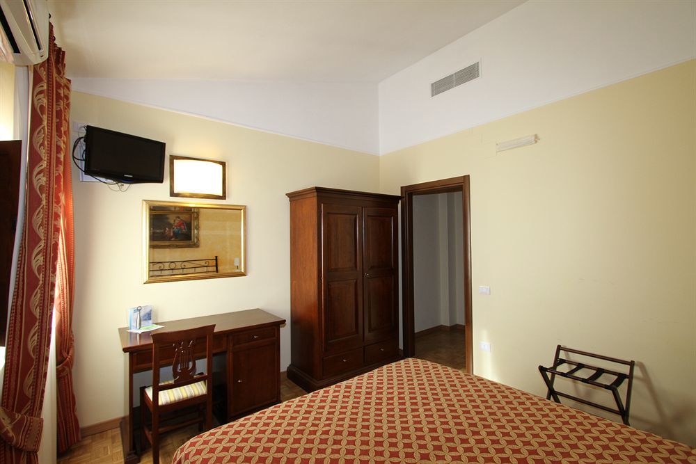 Hotel La Vecchia Fattoria à Loreto Extérieur photo